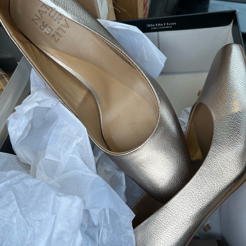 Naturalizer Gold Heels Elegant Metallic Pumps